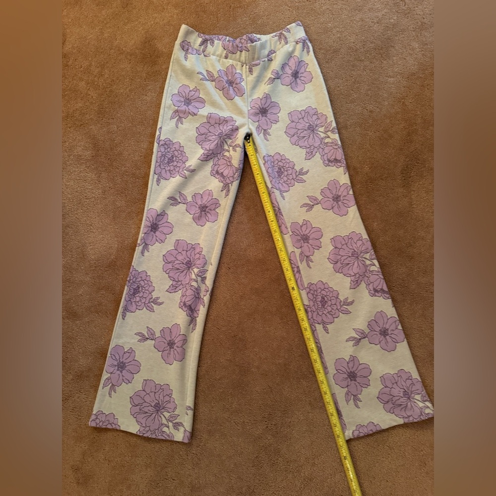 Forever 21 Lavender & Gray Floral Knit Pants size M - Picture 2 of 8